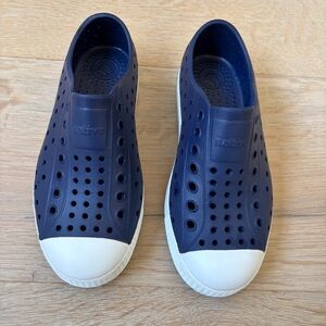 Native Shoes Jefferson Slip On Navy Blue White Rubber Comfort Casual Sz J1
